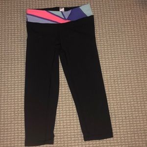 Black cropped leggings